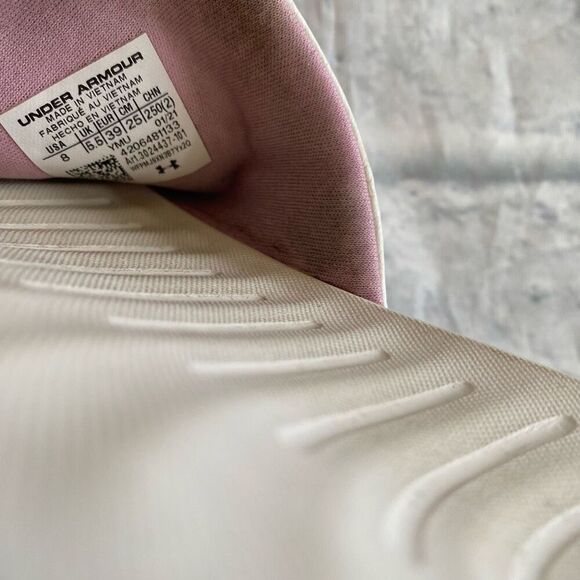 Under Armour women 8 slides w/comfort sole white - Picture 9 of 9